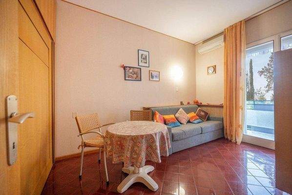 Tecnocasa Garda 0361.jpg