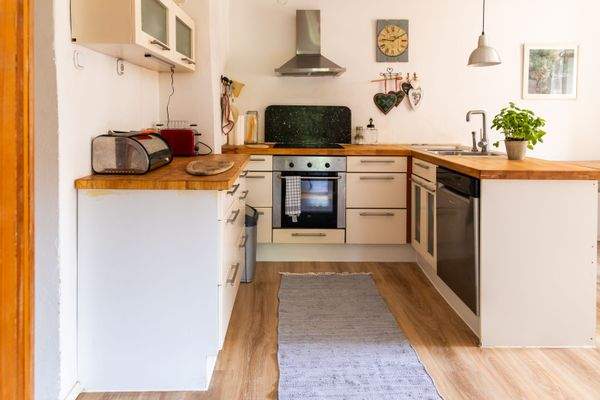 Küche (Küchenzeile inkl.)