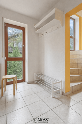 Garderobe / Flur EG - KI geleert