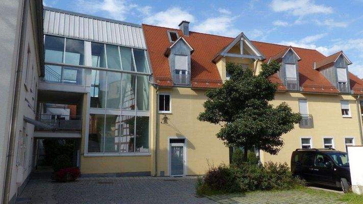 Der Aufzug bringt Sie nach obe