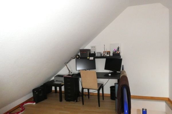 Büroecke im Spitzboden