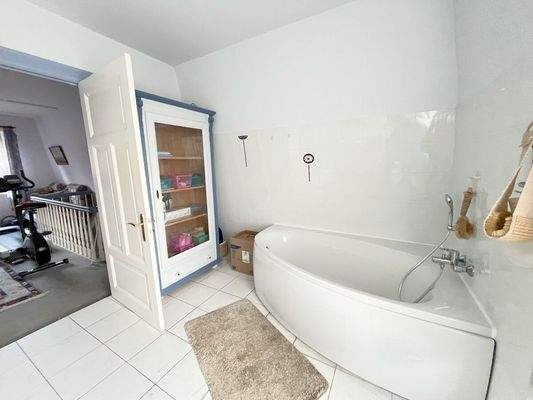 DG - Bad mit Wanne und Dusche Bild 2