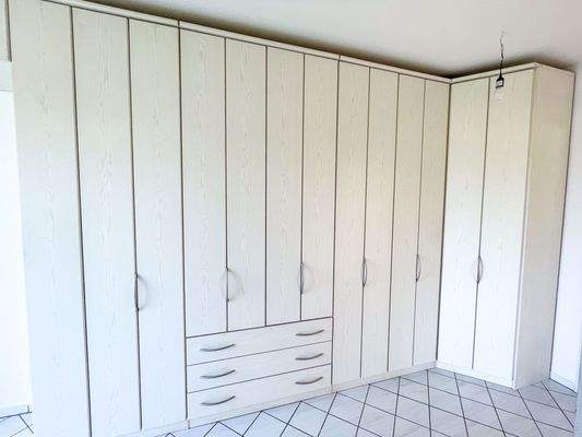 Großer Einbauschrank