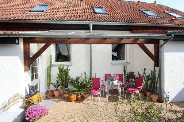 überdachter Hauseingangsbereich