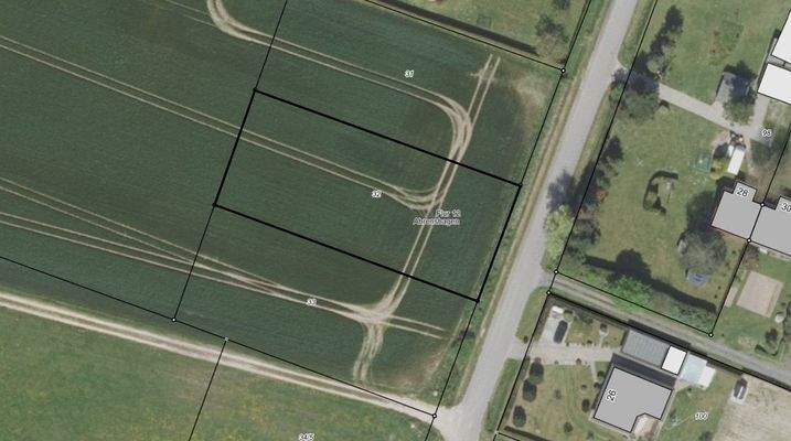 Luftbild Flurstück 32 mit Grenzverlauf.JPG