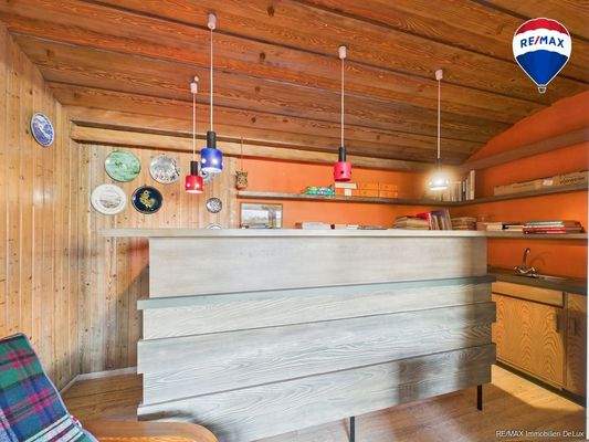 RE/MAX Immobilien DeLux Wohn-Geschäftshaus Merzig Bar