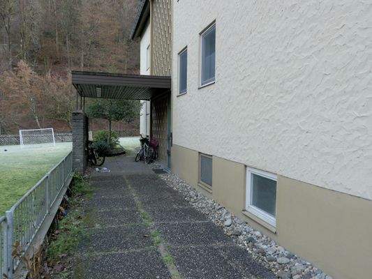 überdachter Hauseingang