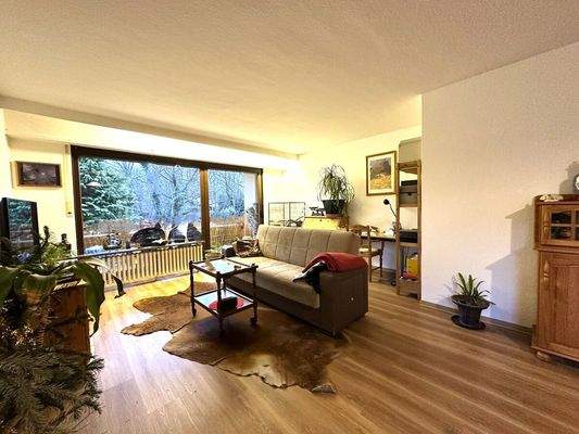 … mit Zugang zum Balkon