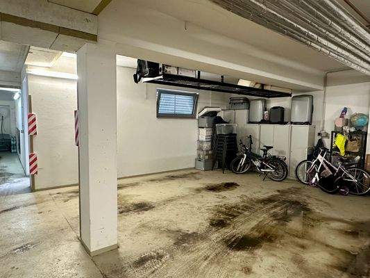 Tiefgaragenstellplatz