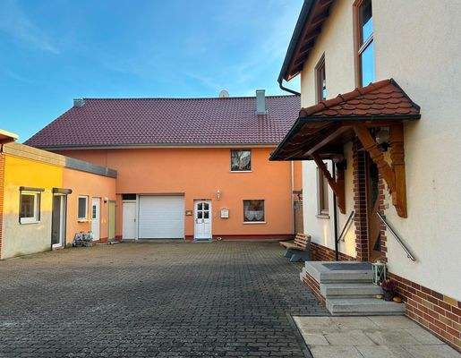 5 Gemeinsamer Hofbereich.jpg