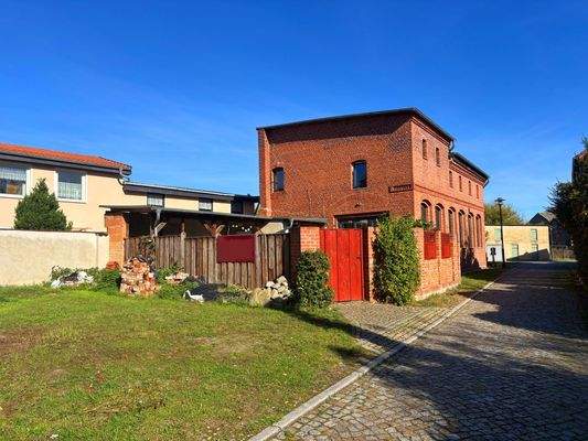 Grundstück & Böttcherei