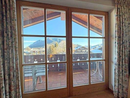 Blick aus dem Wohnbereich