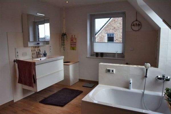 Ansprechendes Tageslichtvollbad