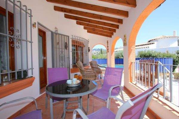 Überdachte Terrasse