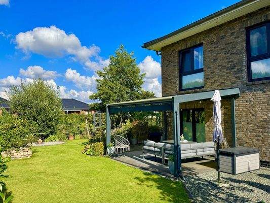 Terrasse mit Überdachung 