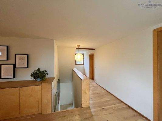 Treppenaufgang in das Obergeschoss