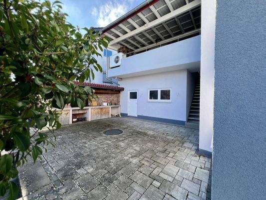 Grillplatz und Terrasse