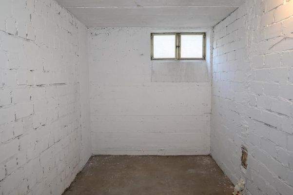 3 Kellerabteile inklusive