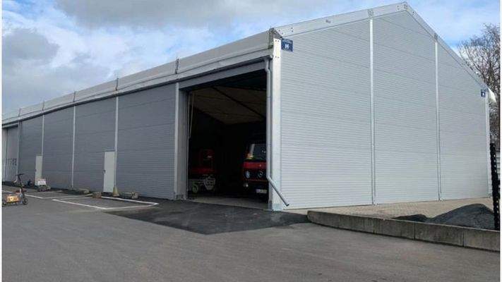 Hallenansicht Einfahrt