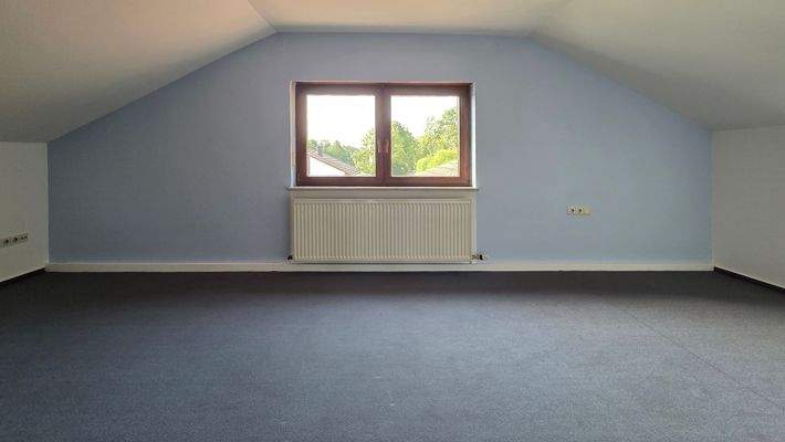 Schlaf-/Kinder-/Gästezimmer oder Homeoffice DG