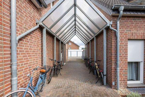 Durchgang zu den Garagen