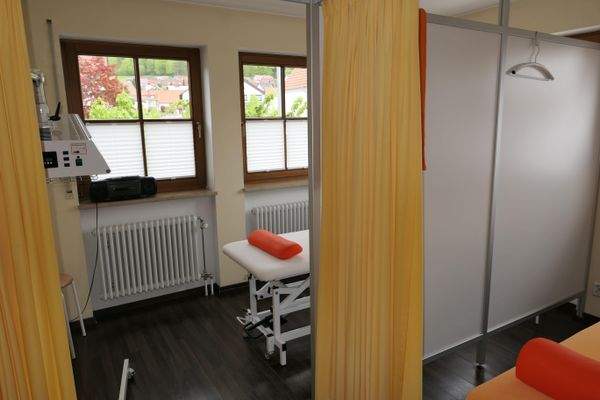 Wohnung/Physiopraxis OG