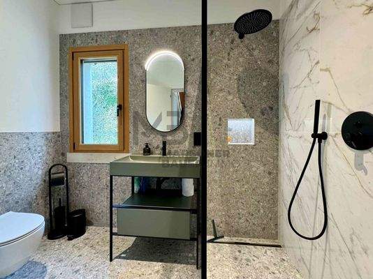 Gästebad mit Dusche - bagno doccia per ospiti