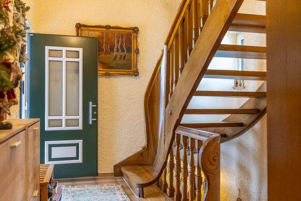 Großzügiges Wohnhaus mit Garten, Wintergarten & PV – ruhig gelegenes Raumwunder