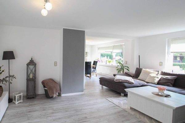 Wohn-und Esszimmer (2)