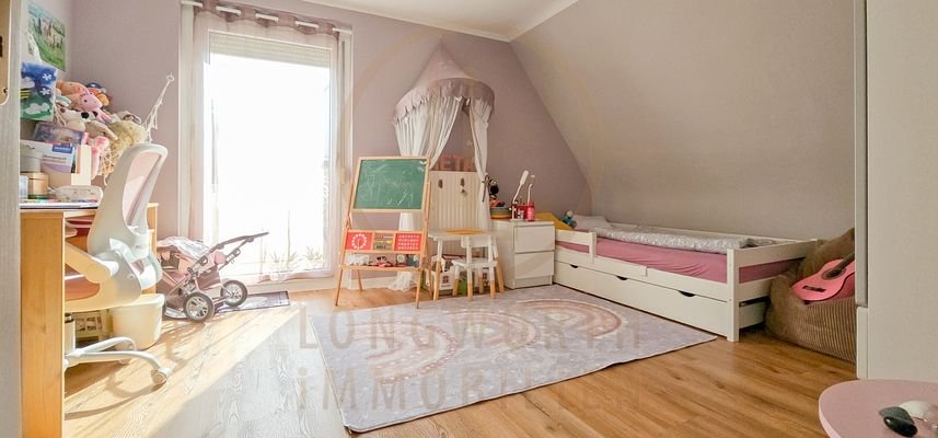 Maisonette-Feucht-Schlafzimmer-1