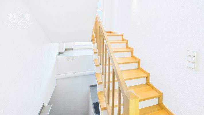 CAM01984G0-PR0423-STILL016