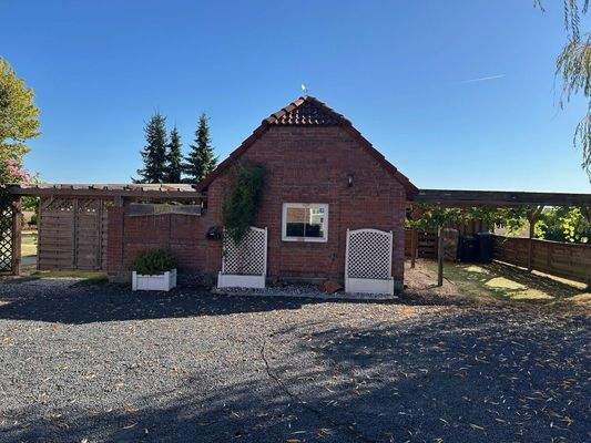 Werkstatt mit Carport