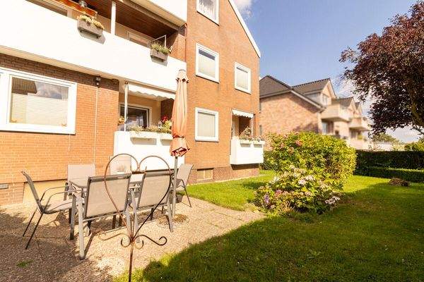 Vorgarten + Terrasse Haus 1