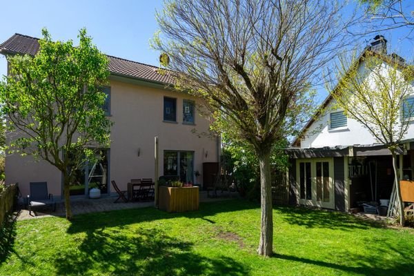 Garten und Rückansicht