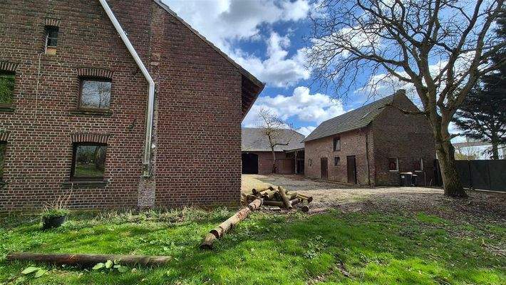 Haus, Scheune und Remise