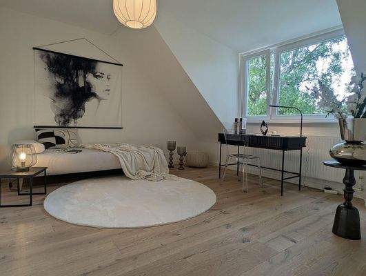 Arbeits- oder Kinderzimmer