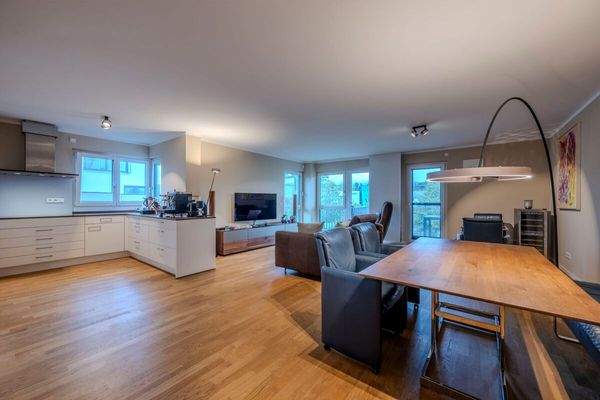 Der helle Wohn- und Essbereich