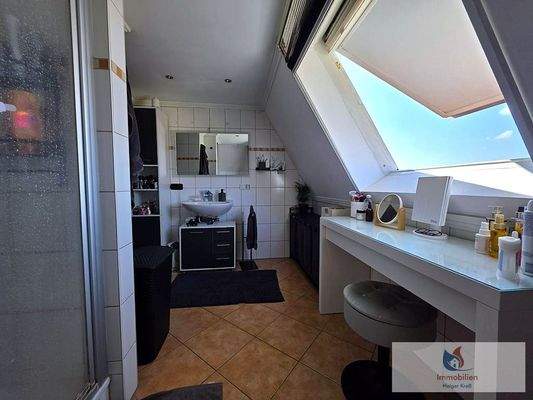 Vorderhaus Bad mit Dusche DG (3)