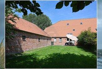 großer, eingezäunter Garten