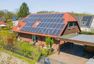 Hausansicht Drohnenaufnahme