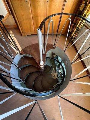 Wendeltreppe zum Dachgeschoss