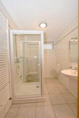 UG Duschbad u. Toilette