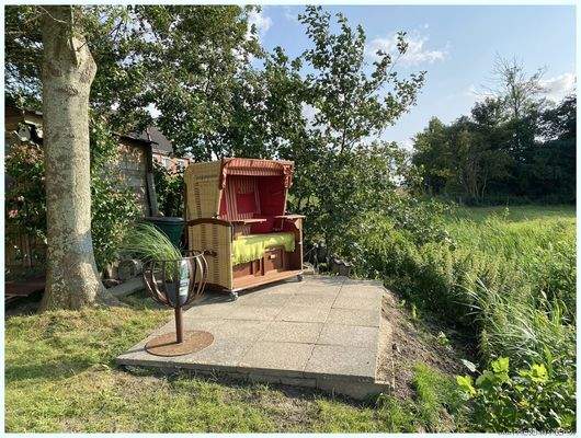 Sonnige Gartenterrasse