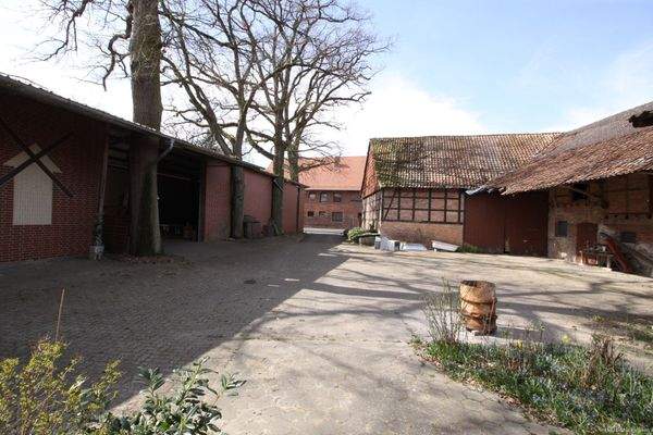 Scheune und Stallgebäude