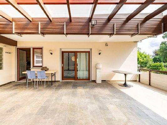 EG_überdachte Dachterrasse