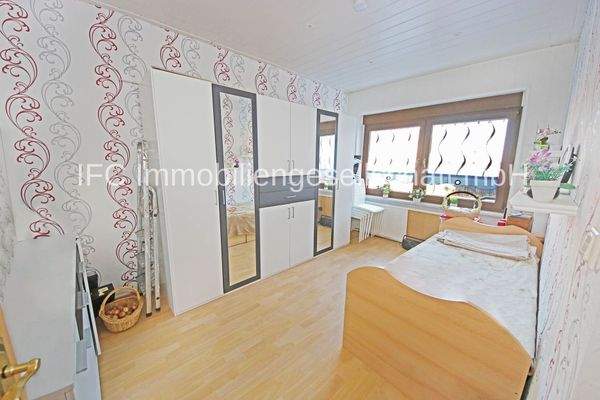 Schlafzimmer 2 im EG