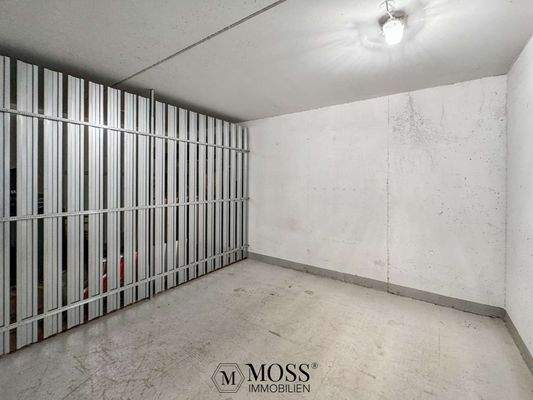 Keller mir Licht und Strom