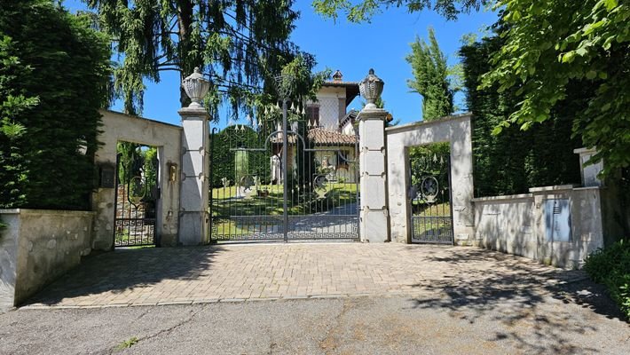 Villa Baroni di Genzano Lago di Comabbio (4).jpg