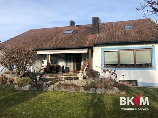 Einfamilienhaus mit Dachgeschoss Wohnung