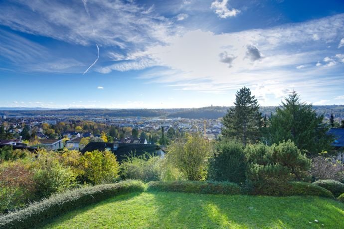 *EFH mit Fernblick, ELW, Halbhöhenlage, modernisiert, stadtnahe!*